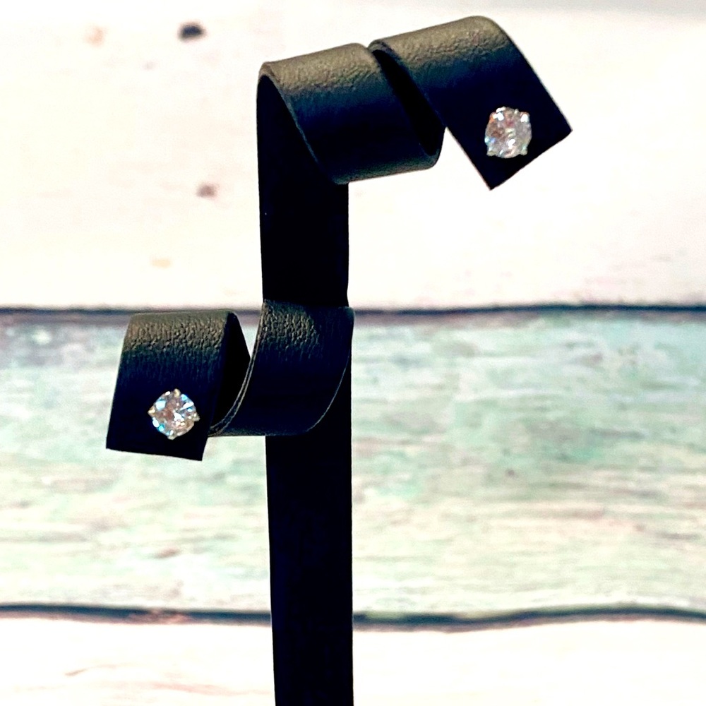 NWT Lesa Michele Women’s Cubic Zirconia Stud